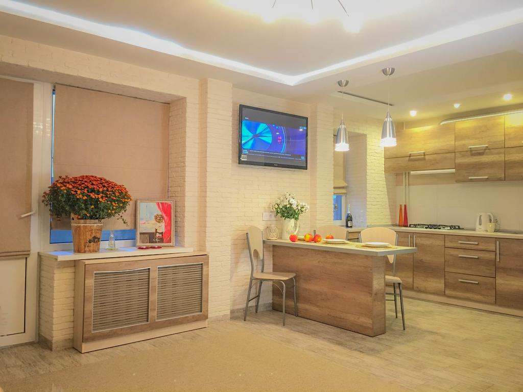 ויניצה Studio Luxe On Victory Street In The City Center מראה חיצוני תמונה